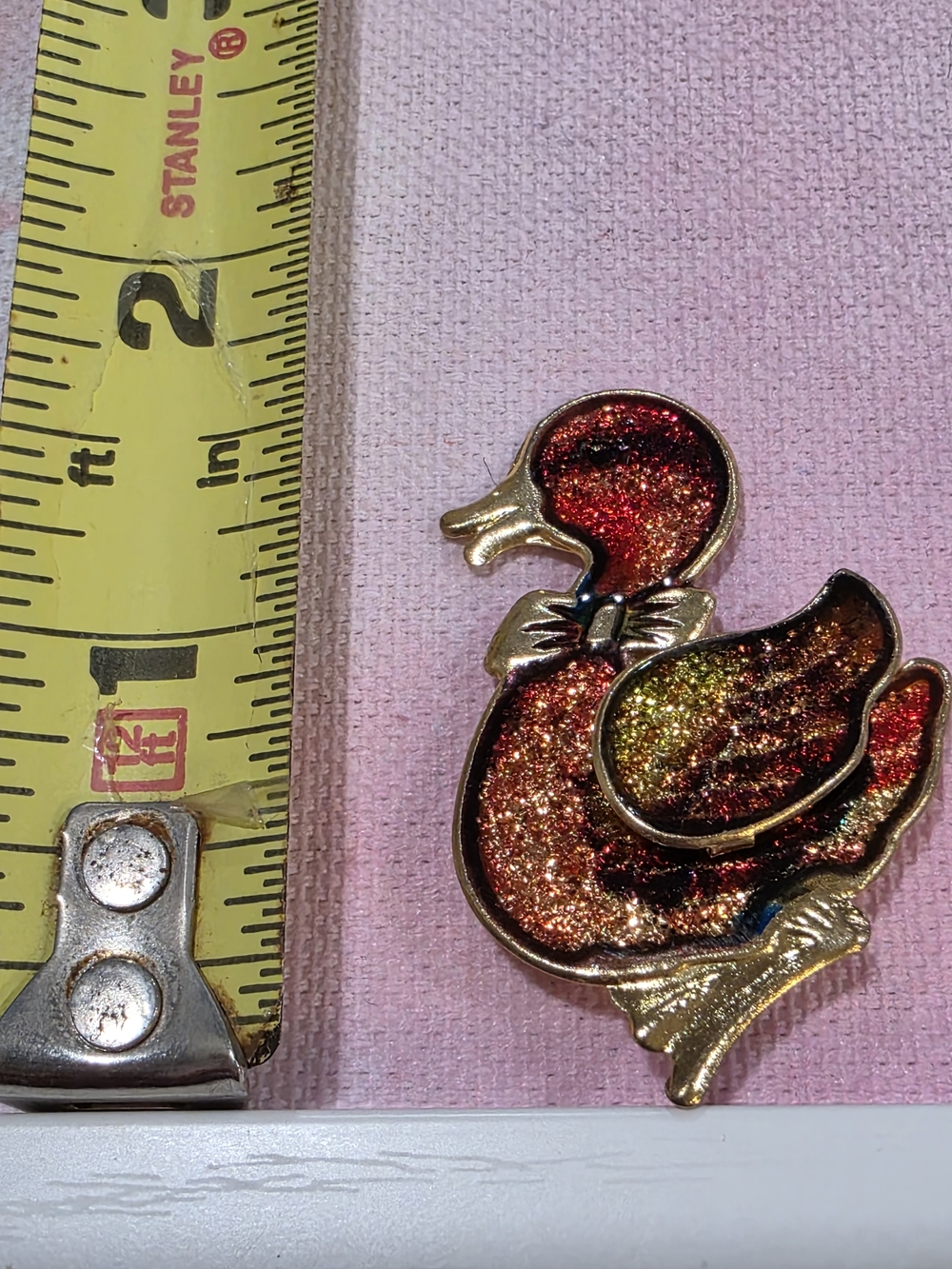 Vintage Metal And Glitter Fill 3-D Duck Brooch in Red-Orange-Gold - Picture 4 of 4